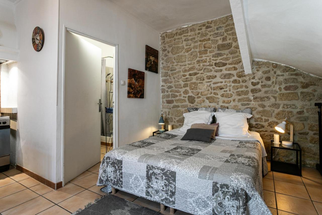 Au Coeur Du Vieux Village Saint-Chamas Buitenkant foto