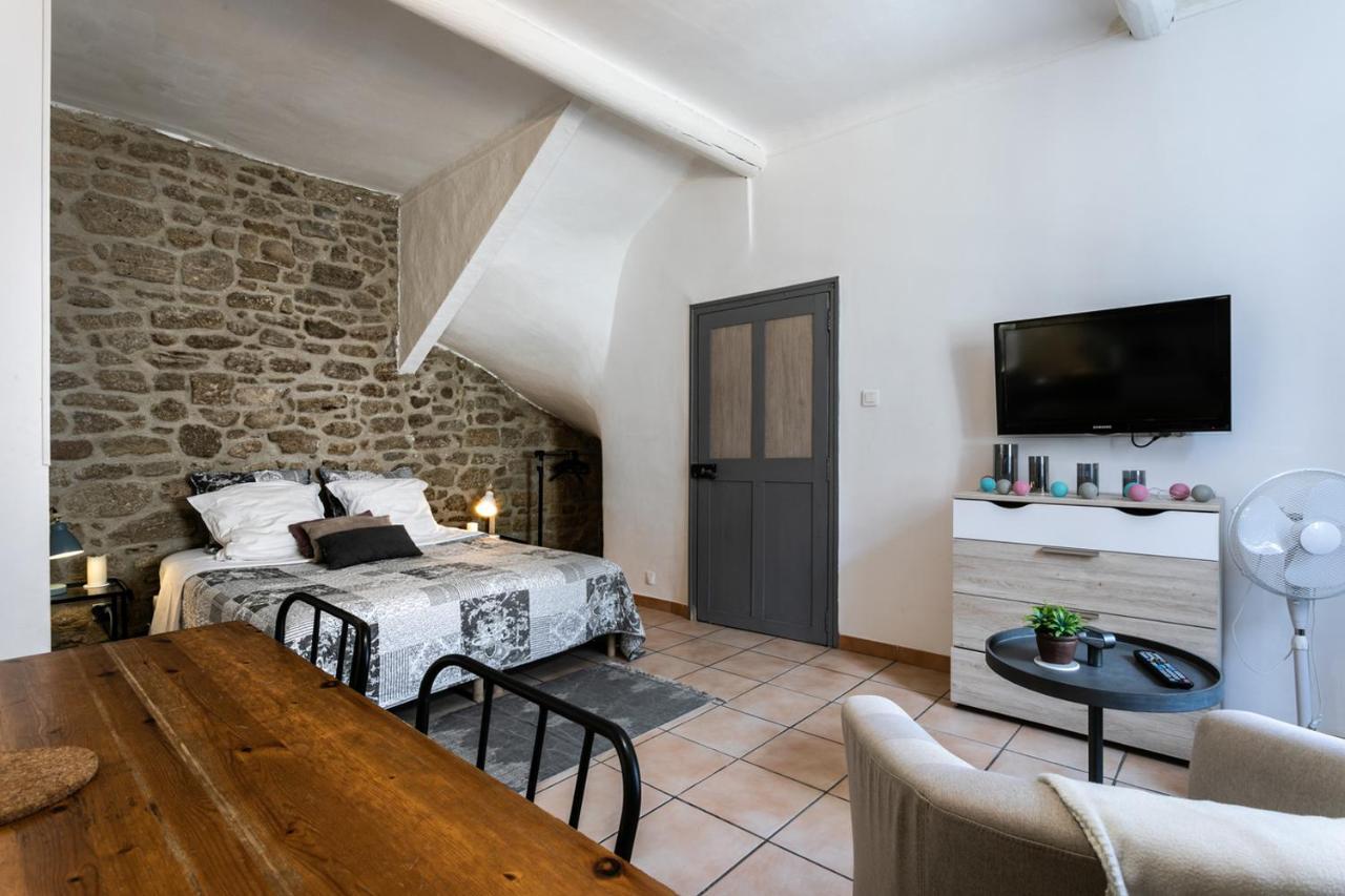 Au Coeur Du Vieux Village Saint-Chamas Buitenkant foto